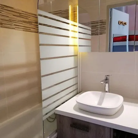 Апартаменти - Pour 6, 3 Flocons Or, 2 Bains, Proche Remontees Mecaniques - Fr-1-637-48 *