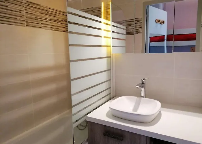 Апартаменти - Pour 6, 3 Flocons Or, 2 Bains, Proche Remontees Mecaniques - Fr-1-637-48 *